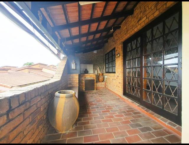 3 BEDROOM TOWNHOUSE FOR SALE IN PUMULA